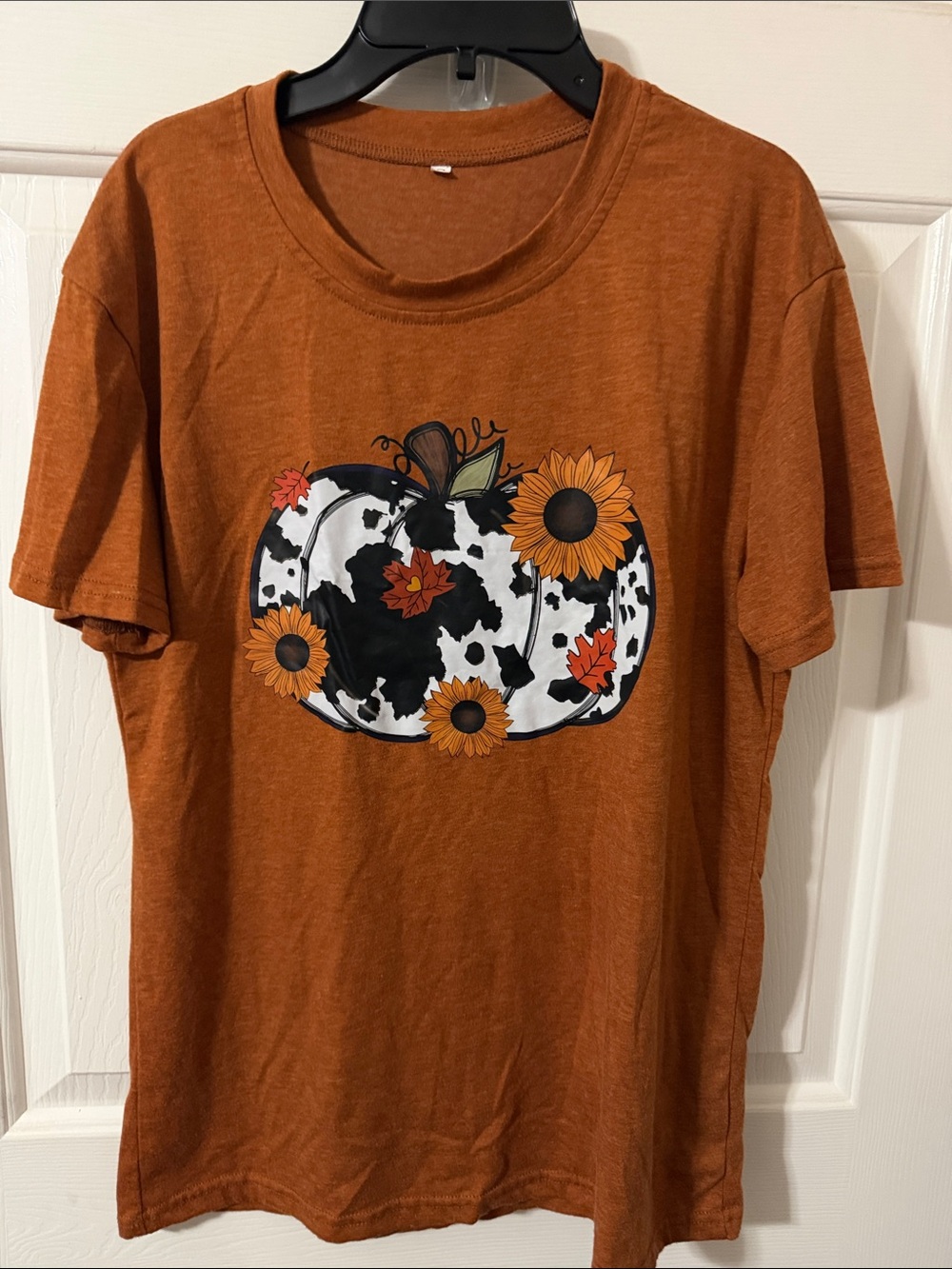 SHEIN Rust Orange Short Sleeve Tee with Cow-Print Pumpkin & Sunflowers